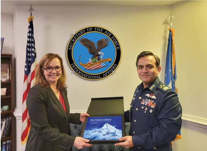 Presentation of Flying High painting