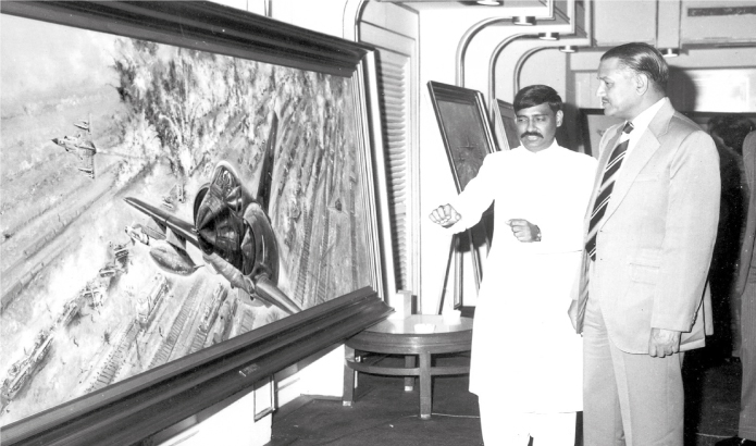 Gen. KM ARIF (VCAS) who inaugurated the exhibition